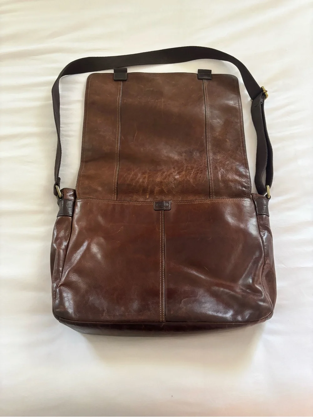 Fossil Dark Brown Leather Messenger Bag with Adjustable Strap